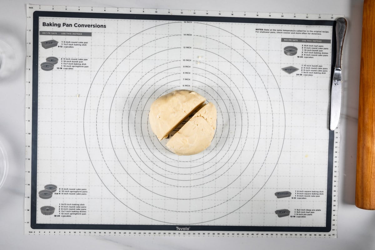 process shot of pie crust.